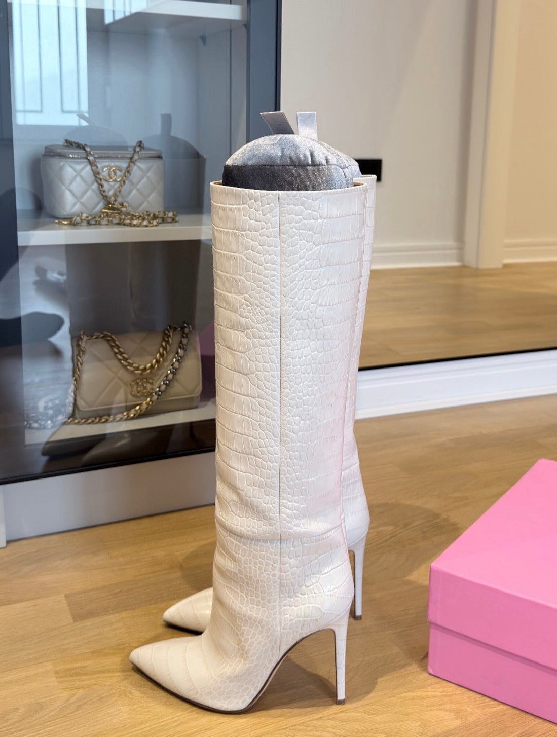 SHOE PILLOW FOR BOOTS