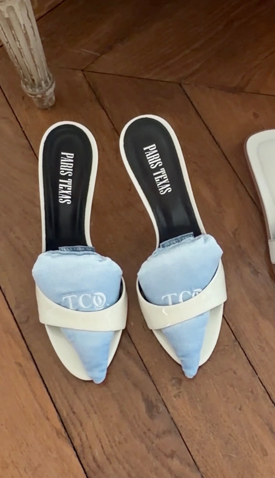 SHOE PILLOW FOR POINTY HIGH HEELS